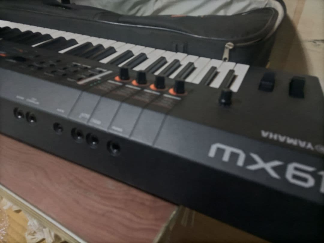 Yamaha MX61 シンセサイザー 専用ケース付き