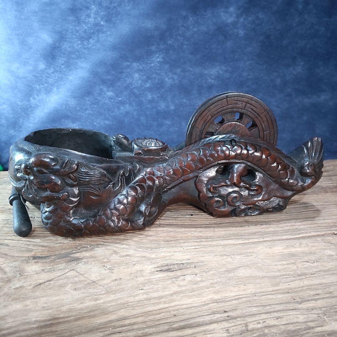 墨壺　「墨壺の美」（慎まれる龍神さま36ページ）