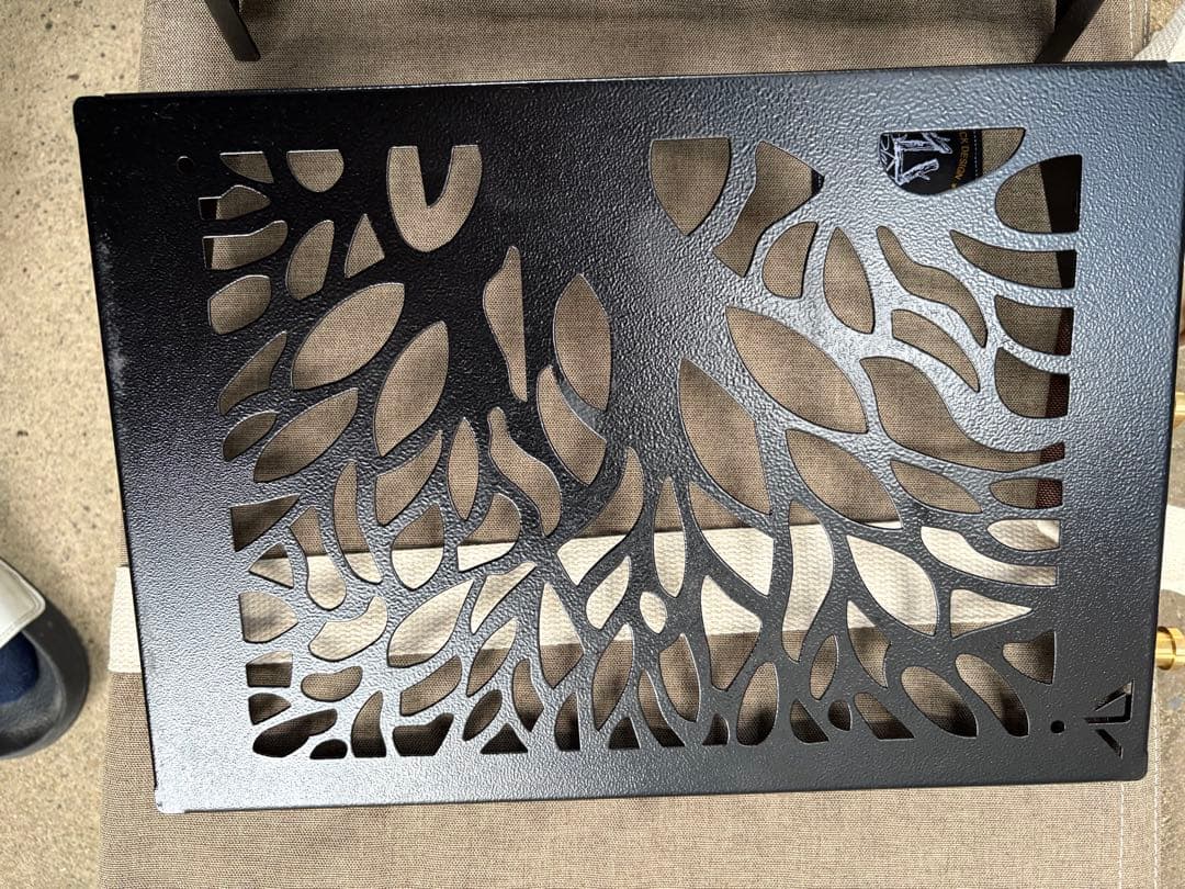 ブラックデザイン　ハレテーブル　アイアンプレート　ツリー　デバイスワークス