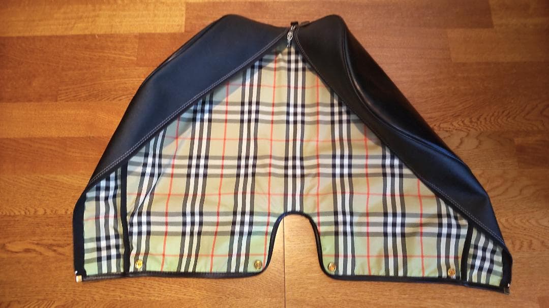 【中古・美品】バーバリー キャディバッグ ノバチェック ブラックレザー