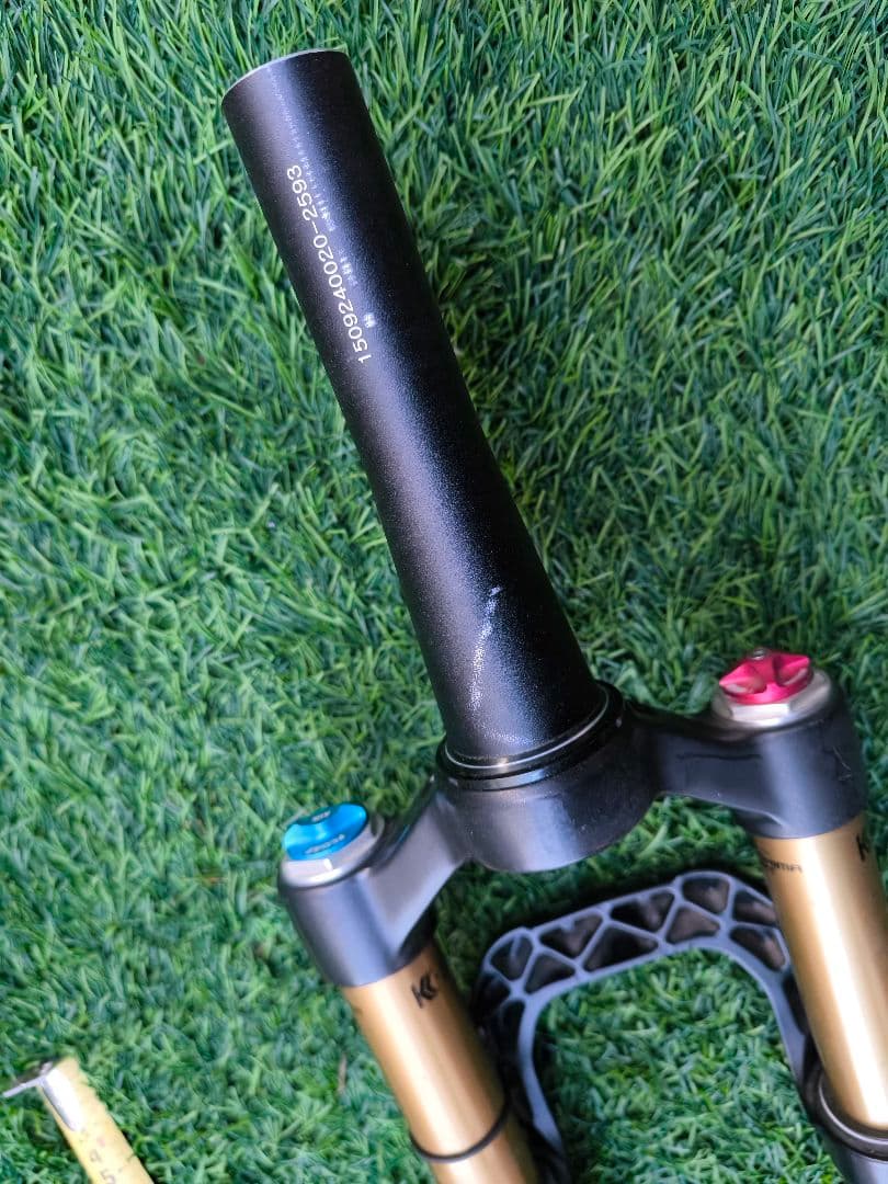 Fox 32 エアサスペンションフォーク Kashima Coat