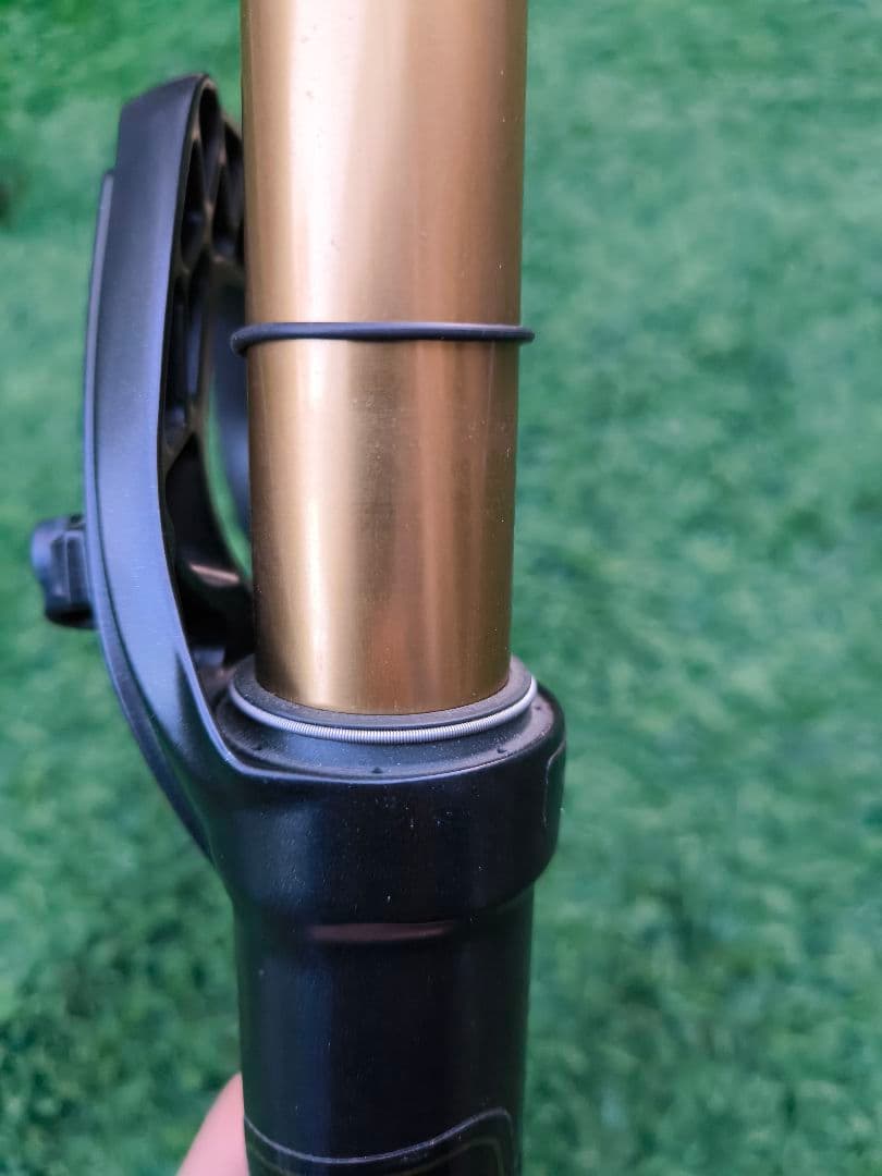 Fox 32 エアサスペンションフォーク Kashima Coat