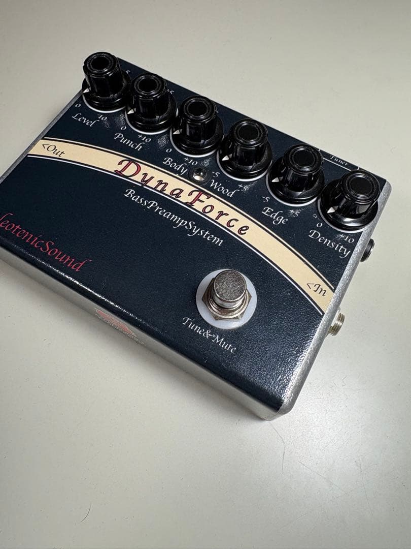 NeotenicSound DynaForce ベース プリアンプ　廃盤
