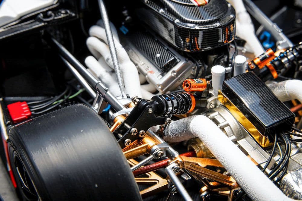 LCDMODELS　1/18　パガーニ　ウアイラR