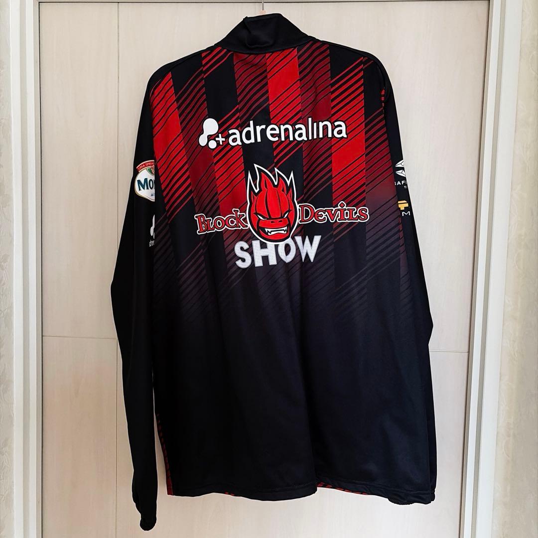 石川祐希選手着用モデル　ペルージャ　ウォームアップジャケット