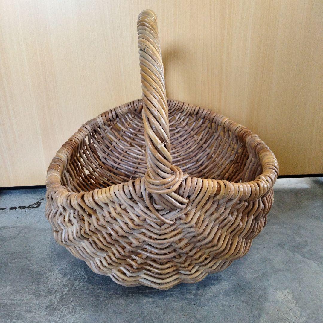 アンティーク　ナチュラル　大きなバスケット　籘かご