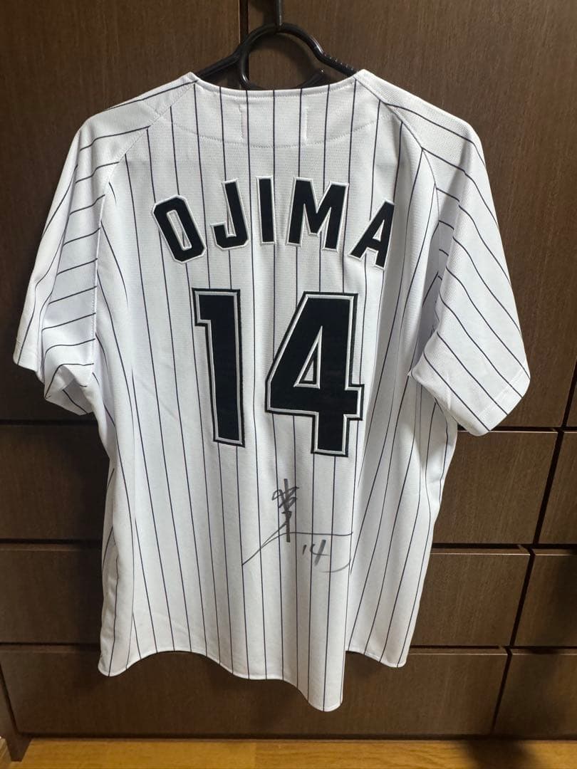 千葉ロッテ　小島和哉選手　ユニフォーム 直筆サイン入り