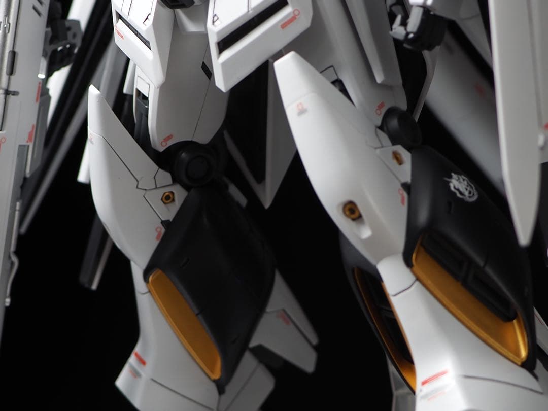 mg Hi-νガンダム　全塗装　完成品　筋彫り追加　νガンダムカラー