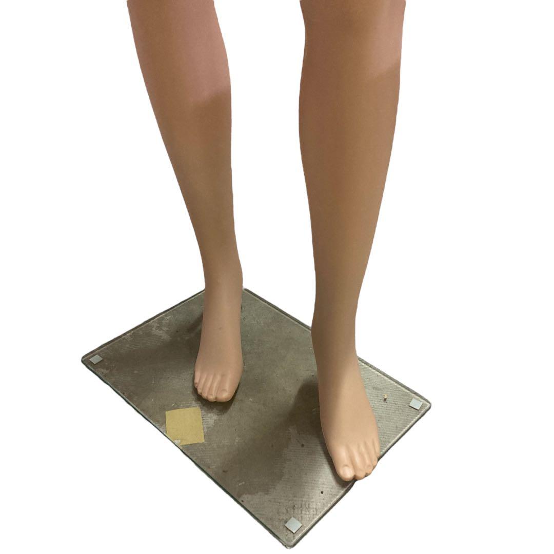 【メ01119-45】女性 等身大全身マネキン 170cm ガラス台座付き