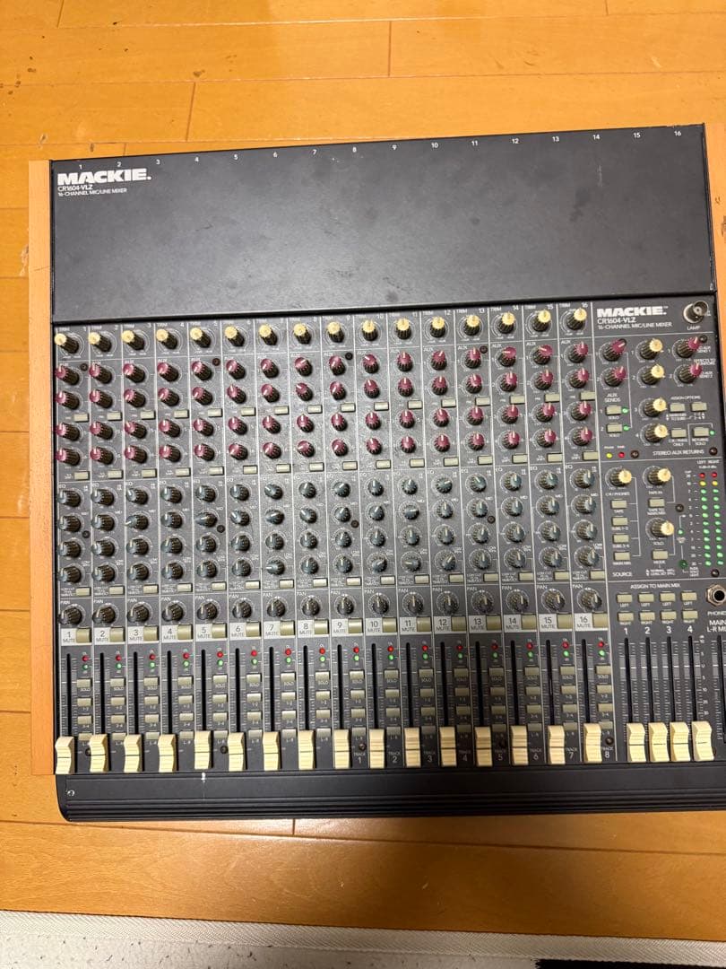 MACKIE.CR1604-VLZミキサー　通電確認のみ