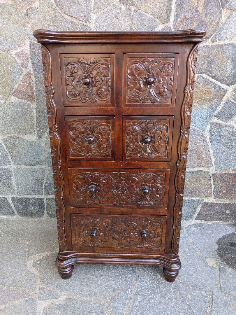 古い木製彫刻入りチェスト 6引き出し