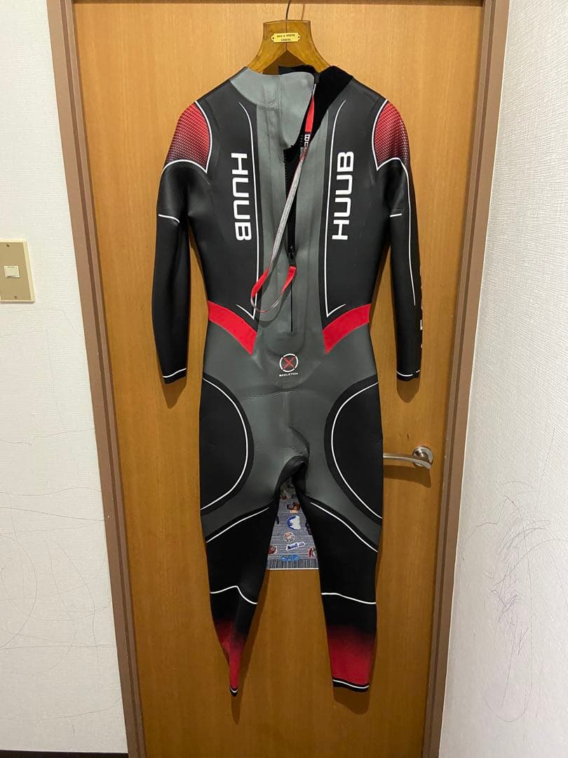 HUUB フルスーツ MLサイズ ブラック/レッド