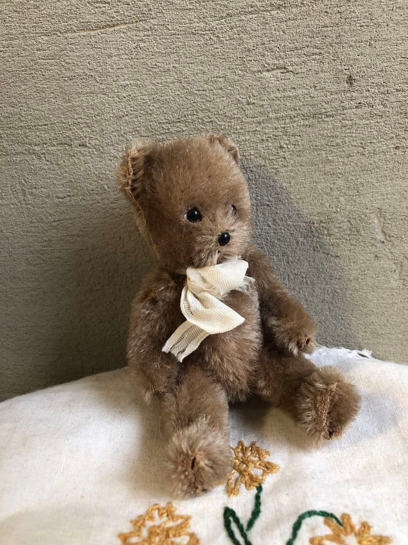 小さなテディベア 白リボン アンティーク テディ