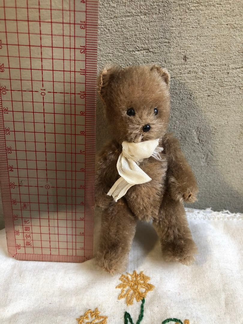 小さなテディベア 白リボン アンティーク テディ