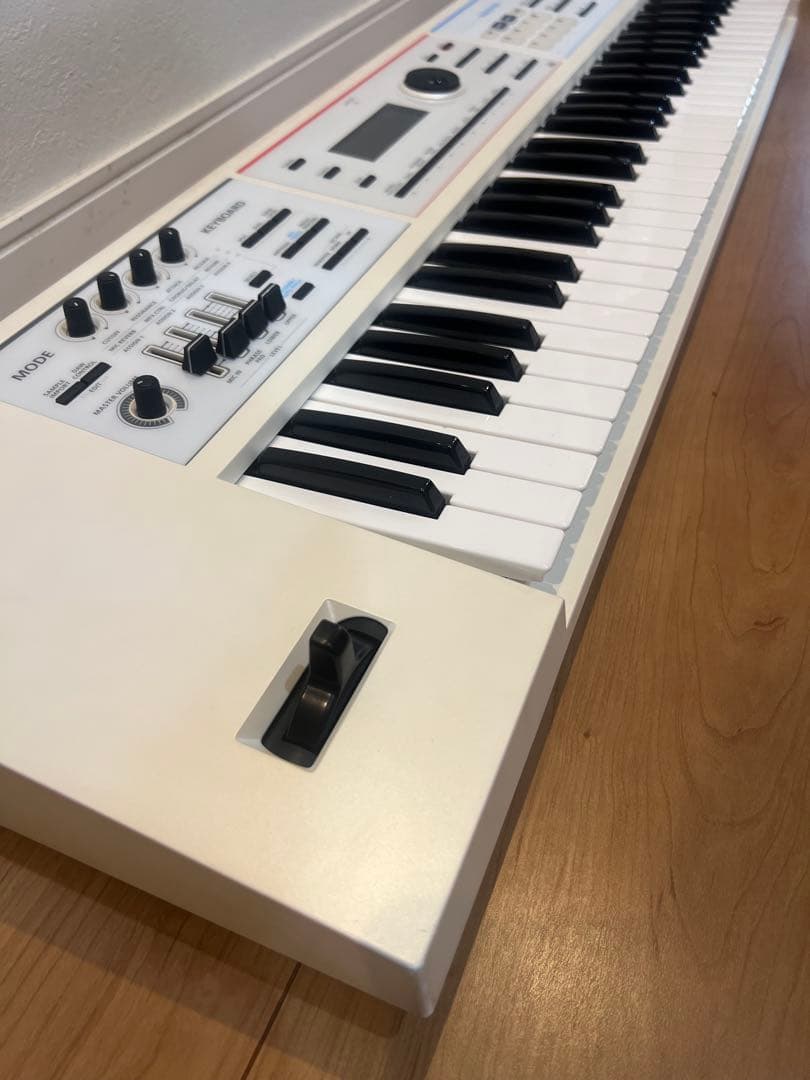 Roland JUNO-DS 61 純正ケース・ペダル(別売り)付き(要説明欄)