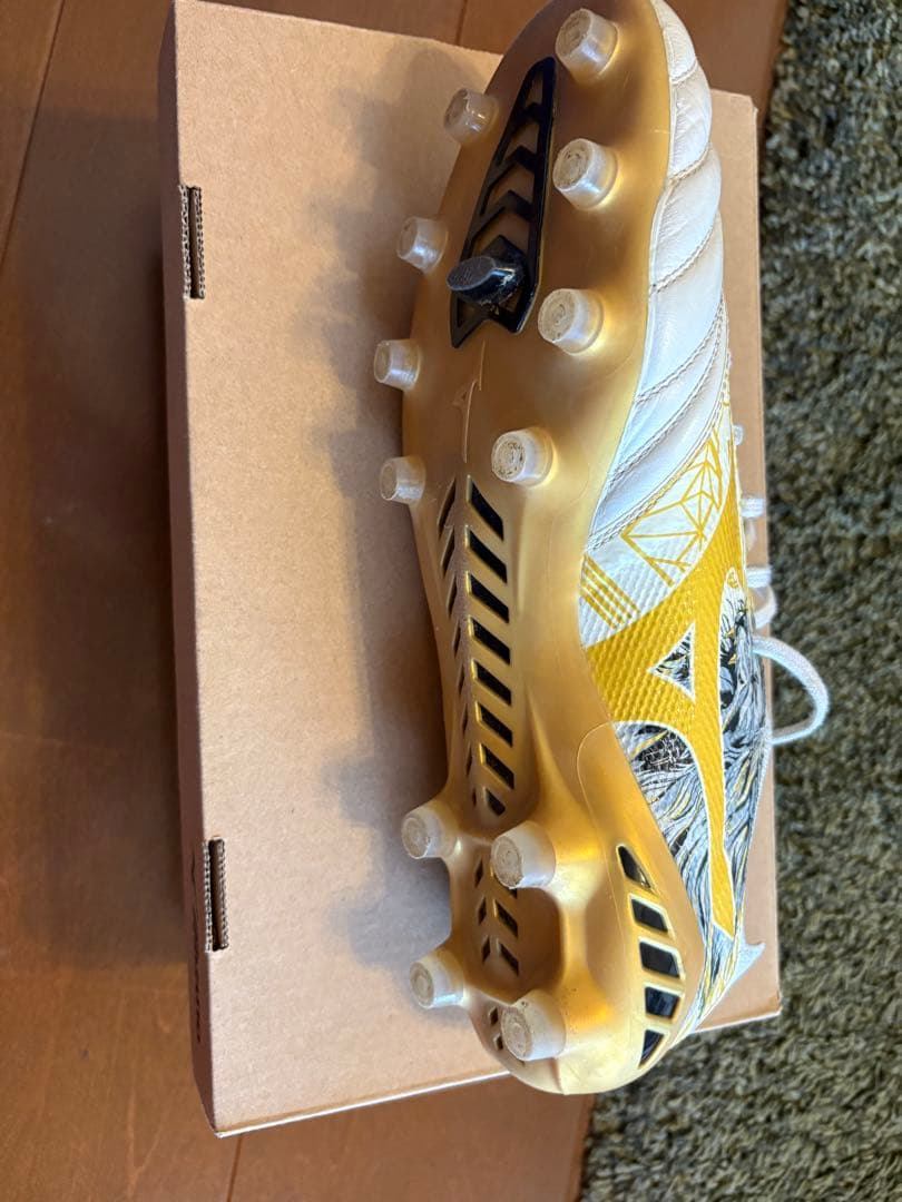 ミズノ　モレリアネオ3β 27cmセルヒオ・ラモス