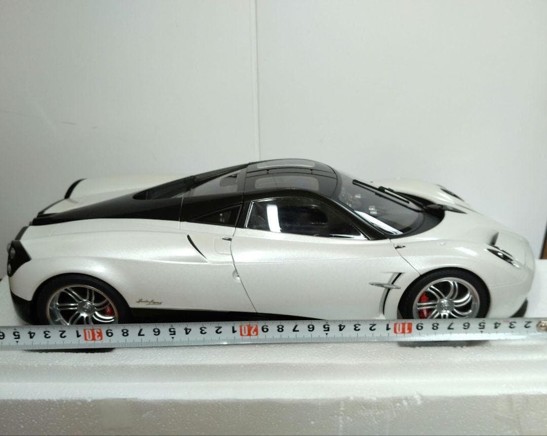 34　オートアート　AUTOart　1/12　パガーニ　ウアイラ