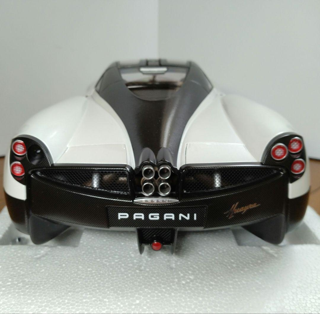 34　オートアート　AUTOart　1/12　パガーニ　ウアイラ