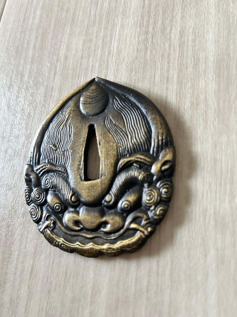 鬼の模様 金属製 鍔(つば) 日本刀　刀鍔　鍔立付　刀剣美術　銅地　日本伝統