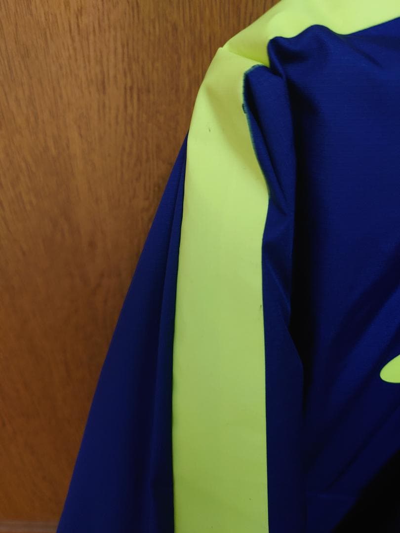 バルセロナ 中綿入り STORM-FIT ミッドフィル ジャケット