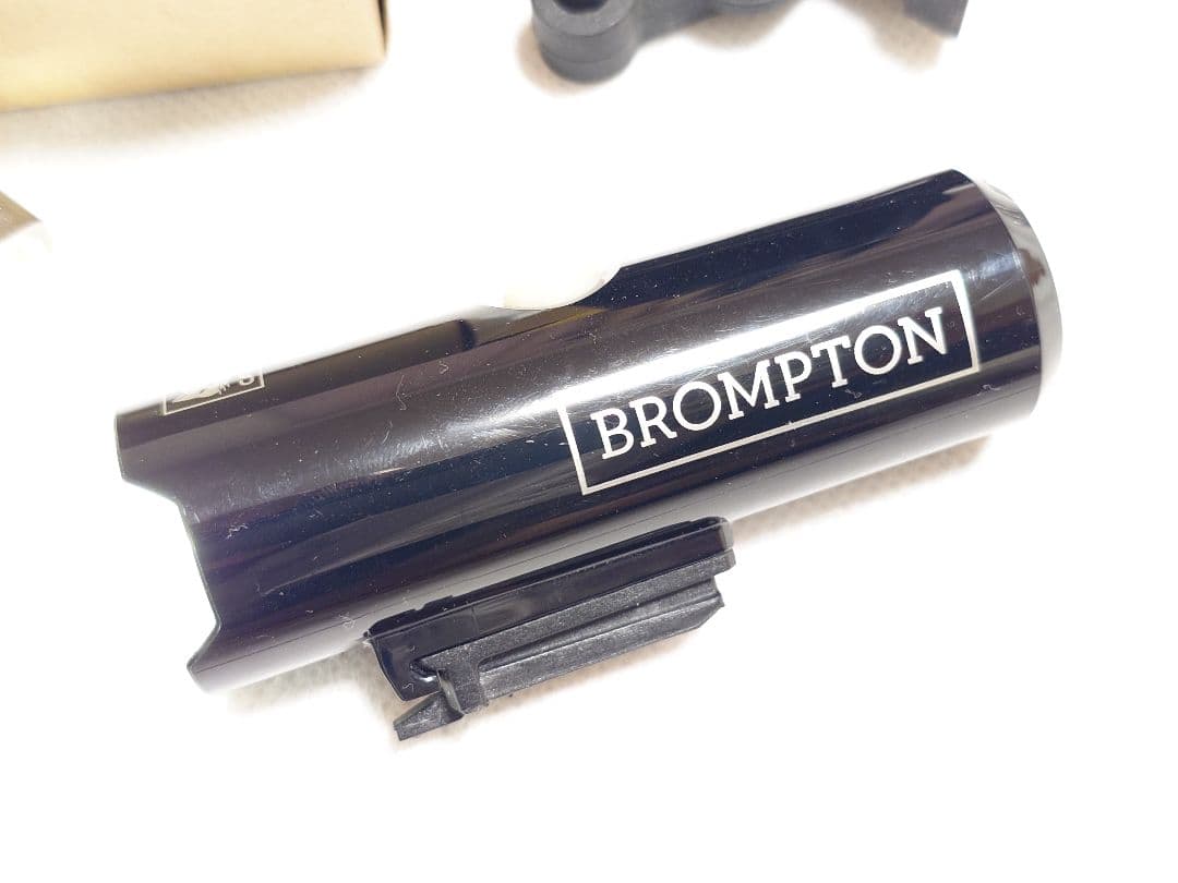BROMPTON ブロンプトン フロントライト 　キャリアブロック
