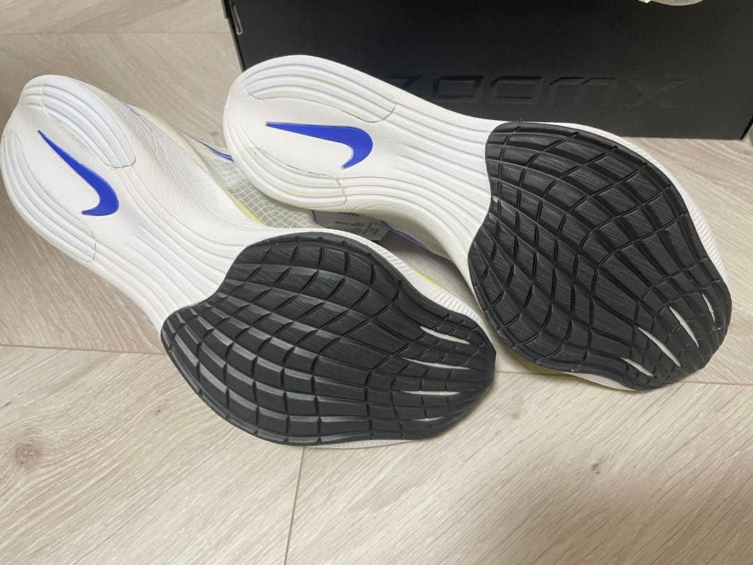 限定カラーの新品美品！！ナイキズームXヴェイパーフライNEXT％