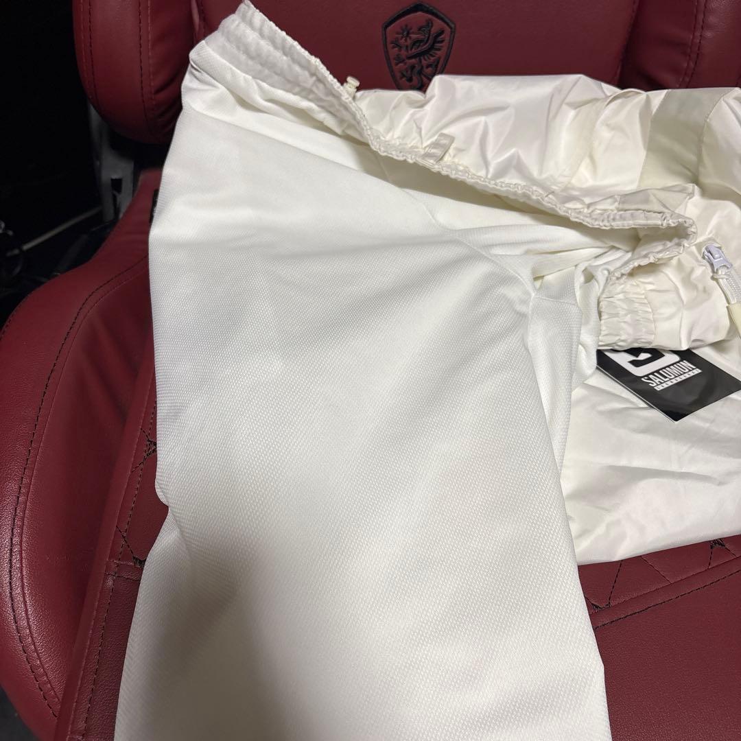 ホワイト ナイロン スノーボードウェア