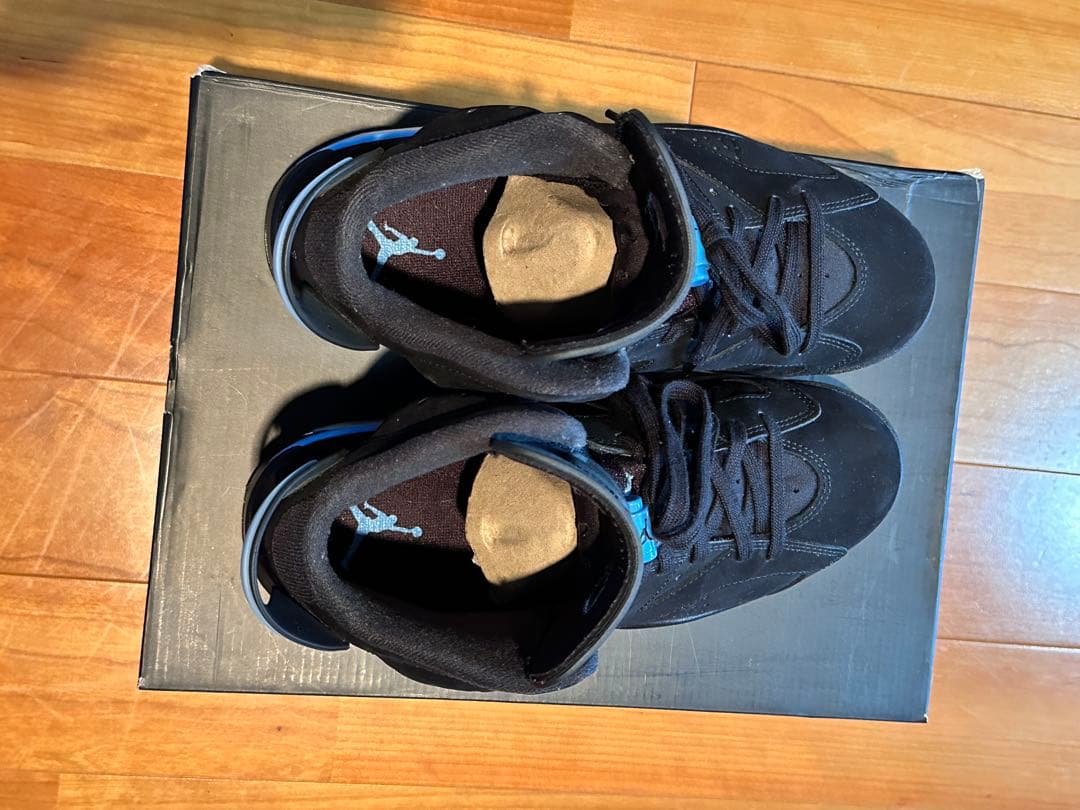 ナイキ エアジョーダン6 レトロ ブラック/ユニバーシティ ブルー