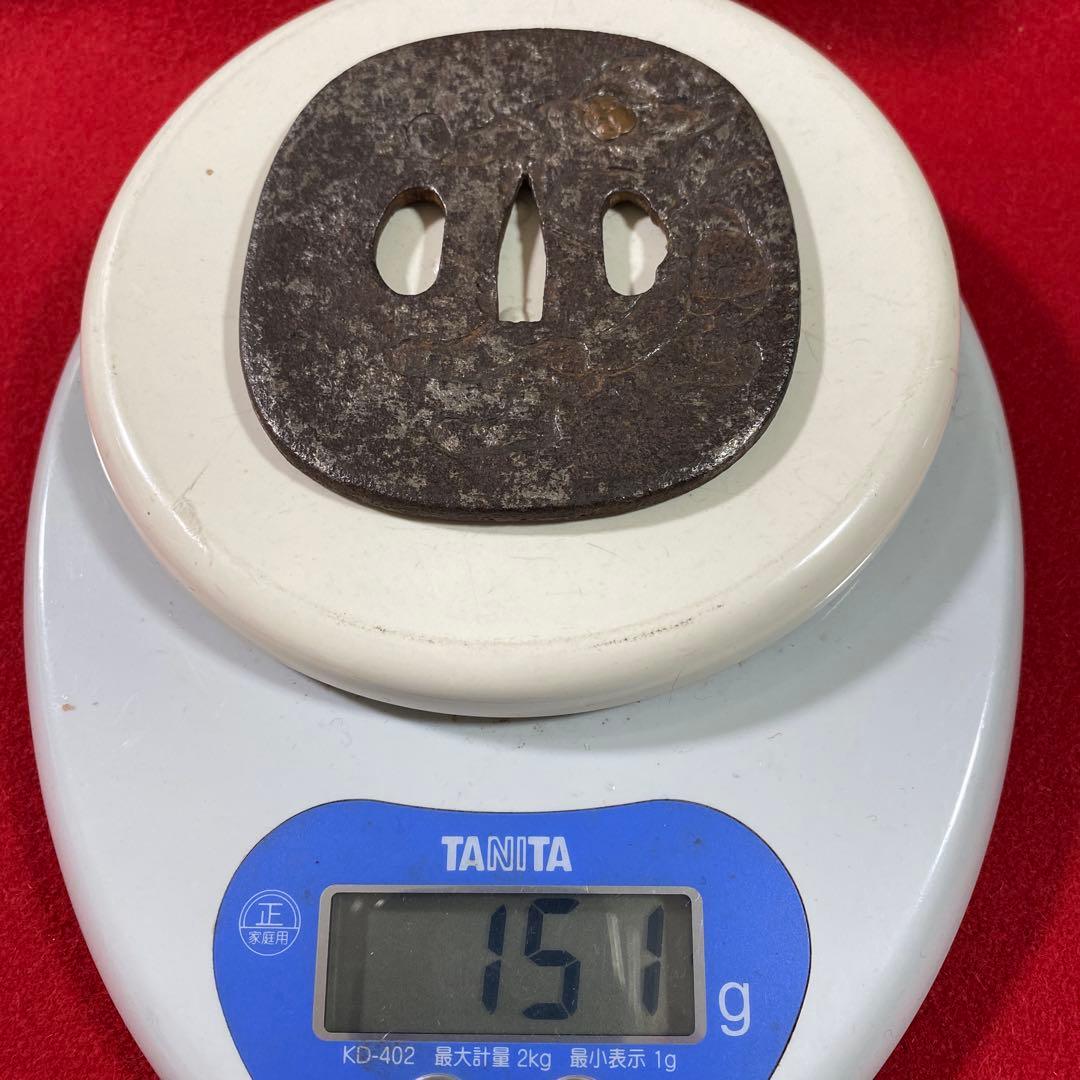 B–6 日本刀の鍔（つば）　武具　装飾品　アンティーク　美術品　工芸品　刀装具