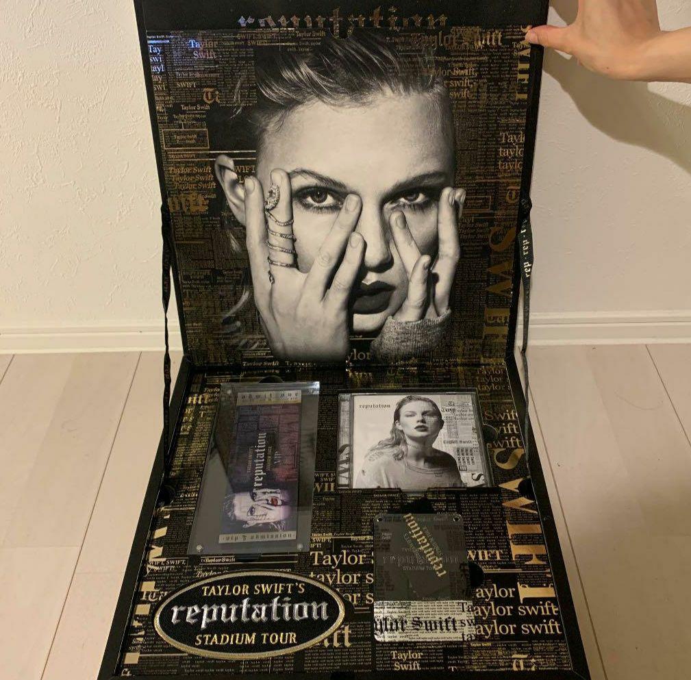 TAYLOR SWIFT VIP BOX サイン付き