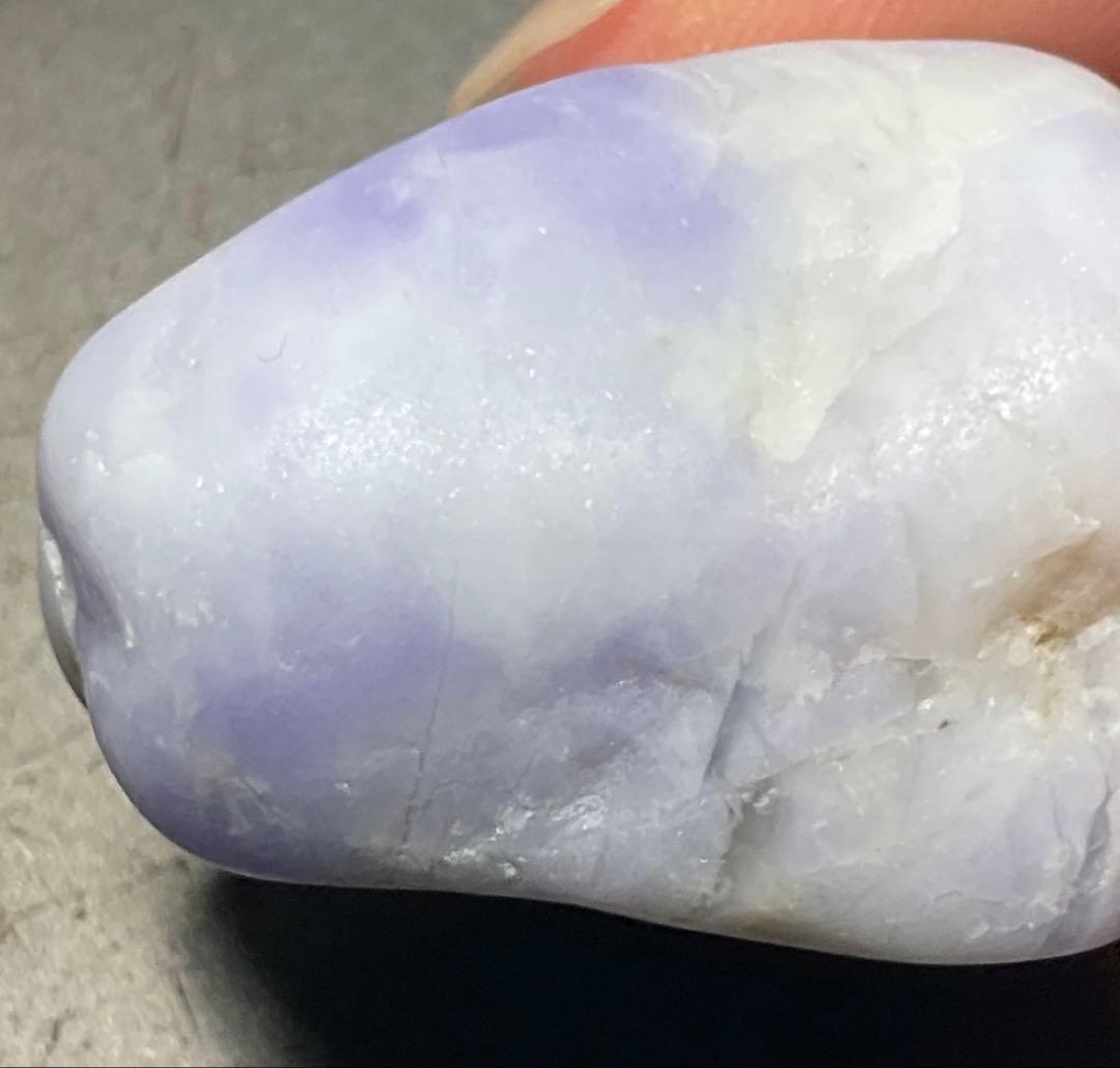 年始　［白地に鮮やかなラベンダー色　海石］妖精ラベンダー翡翠海石26g 糸魚川