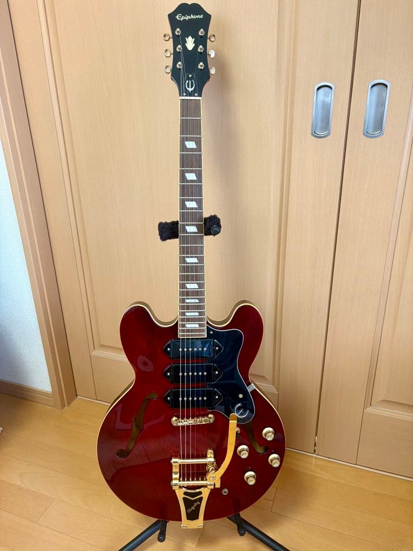 hi　Epiphone Riviera LTD Custom P93