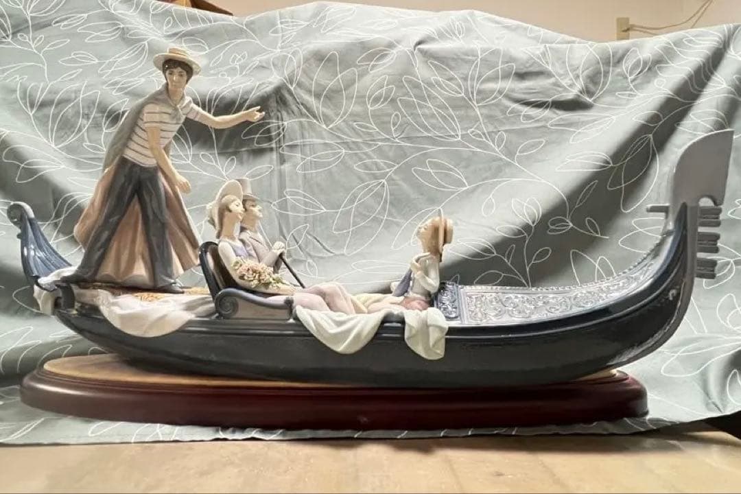 リヤドロ ゴンドラの恋人たち 台付 フィギュリン スペイン製 人形 置物