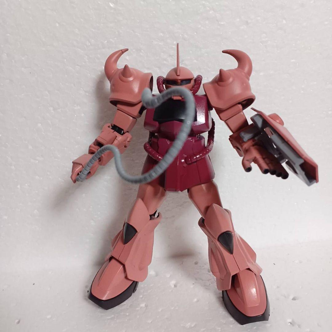 HG1/144ヅダ、グフ　シャア専用カラー風塗装作品