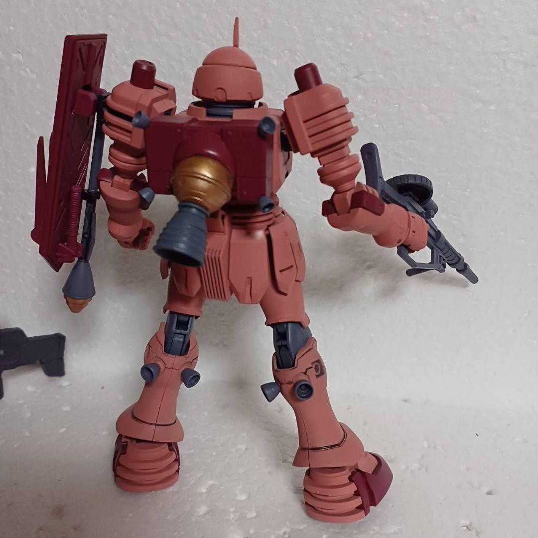 HG1/144ヅダ、グフ　シャア専用カラー風塗装作品