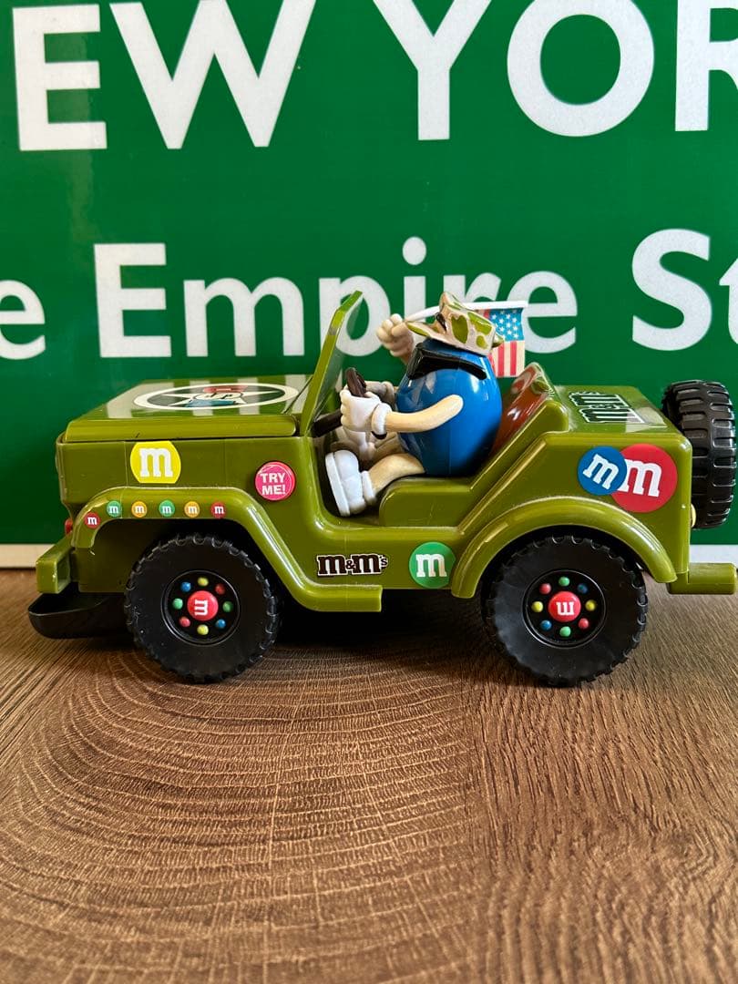 M&M's オリーブグリーンミニカー