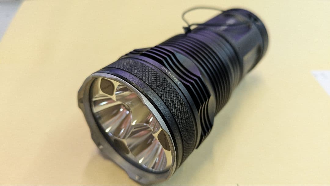 Tiny Monster TM 11 懐中電灯