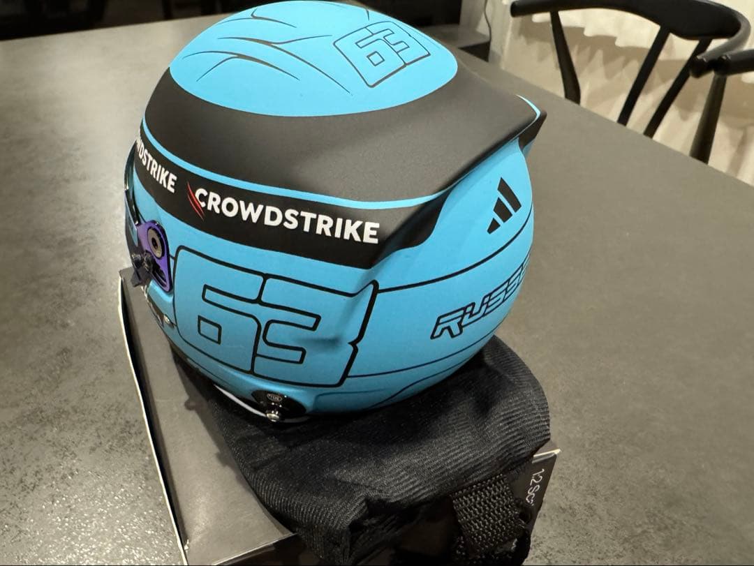 【激レア】e Russell 直筆サイン入り1/2ヘルメット