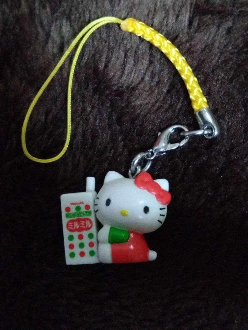 ハローキティ ヤクルト ミルミル ストラップ