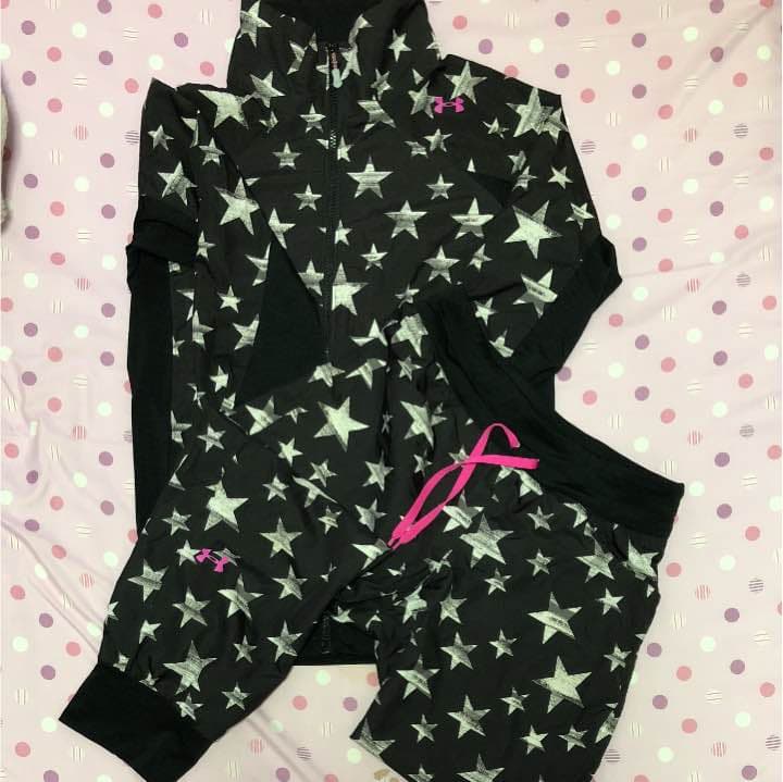 アンダーアーマー トレーニングウェア セットアップ 星柄 黒 オシャレ