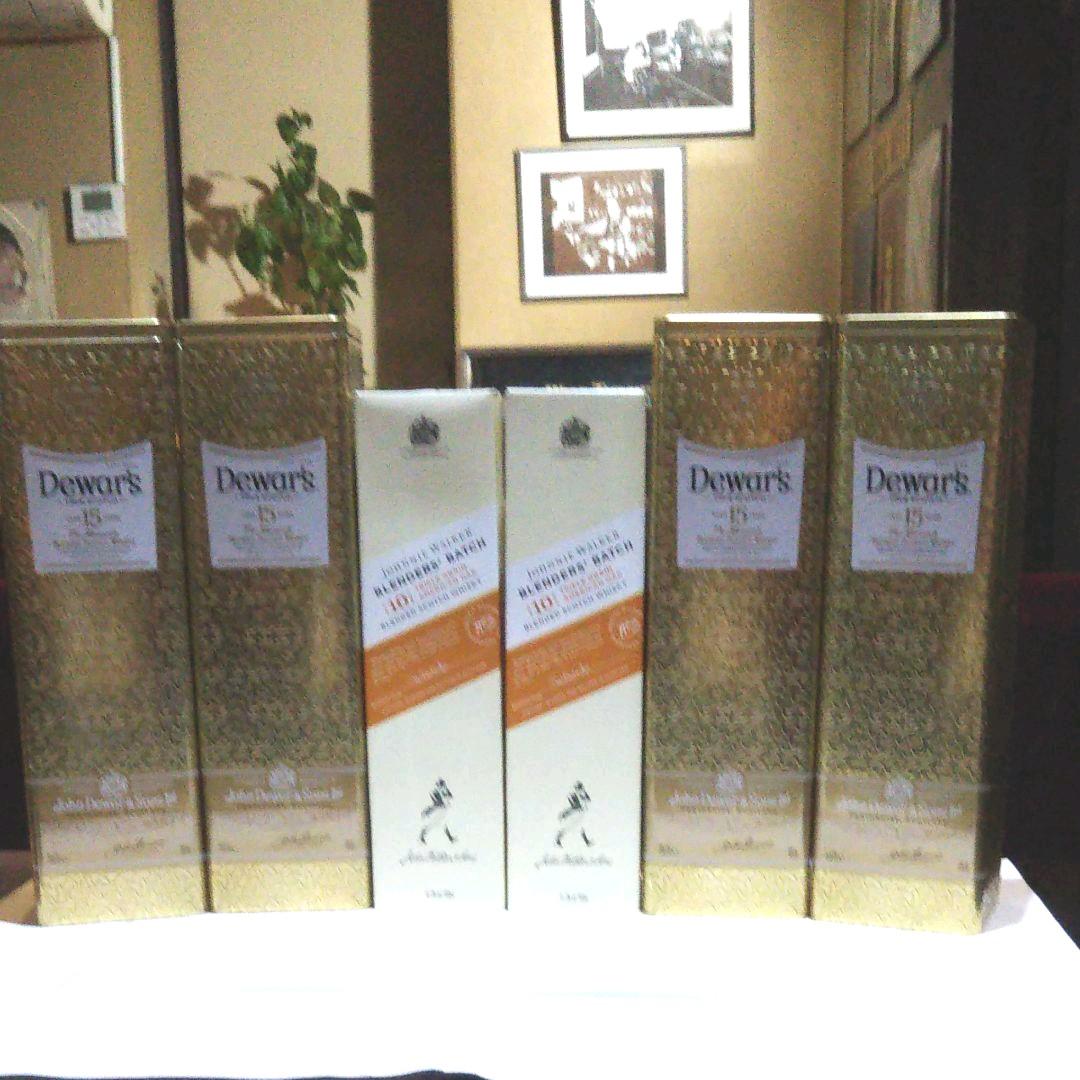 Dewar's        JOHNNIE  WAＬKER