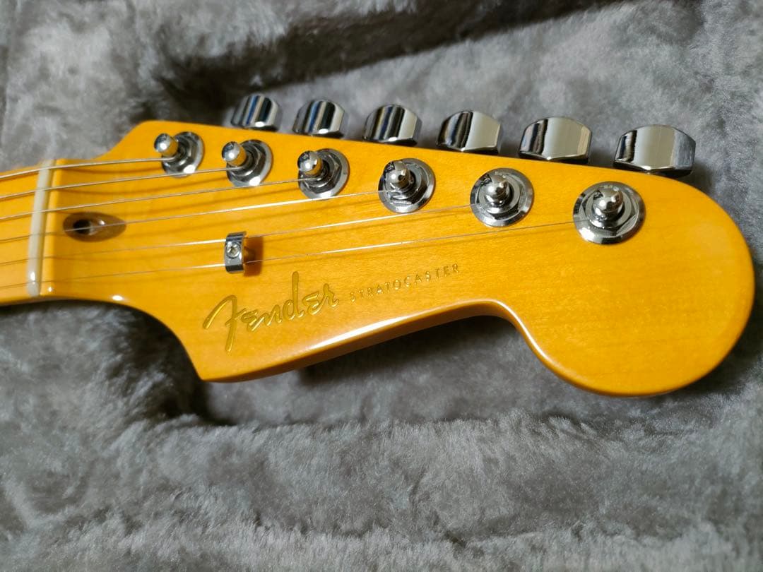 Fender American Ultra ストラトキャスターコブラブルー