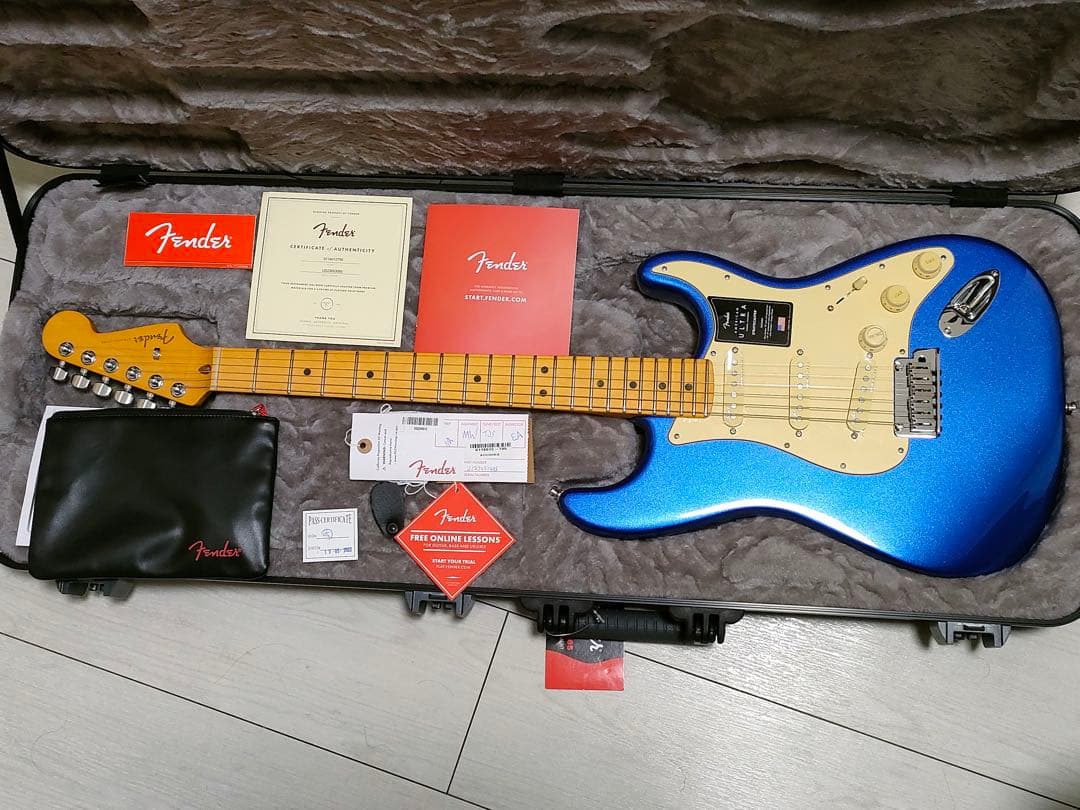 Fender American Ultra ストラトキャスターコブラブルー