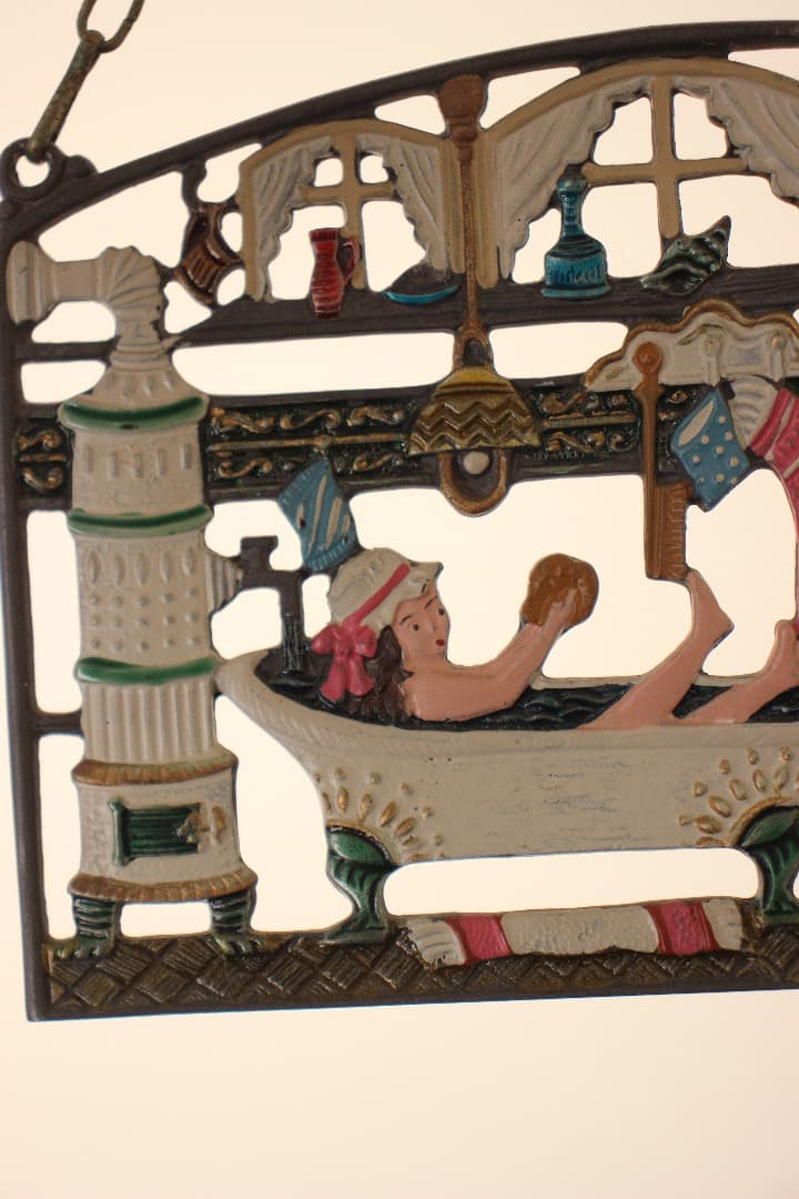 ドイツ　キューン工房　錫細工　錫壁飾り　オーナメント　バスルームレディー