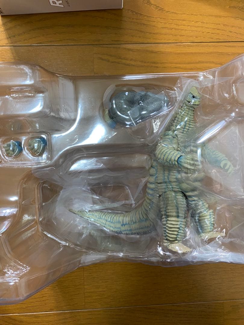 S.H.Figarts ゴモラ　レッドキング　エレキング