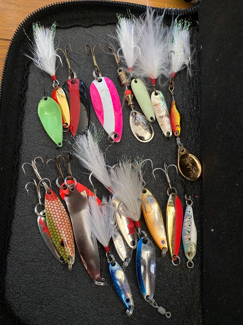 ★管釣トラウトルアー大量　ワレット毎！スプーン、クランク、ミノ一
