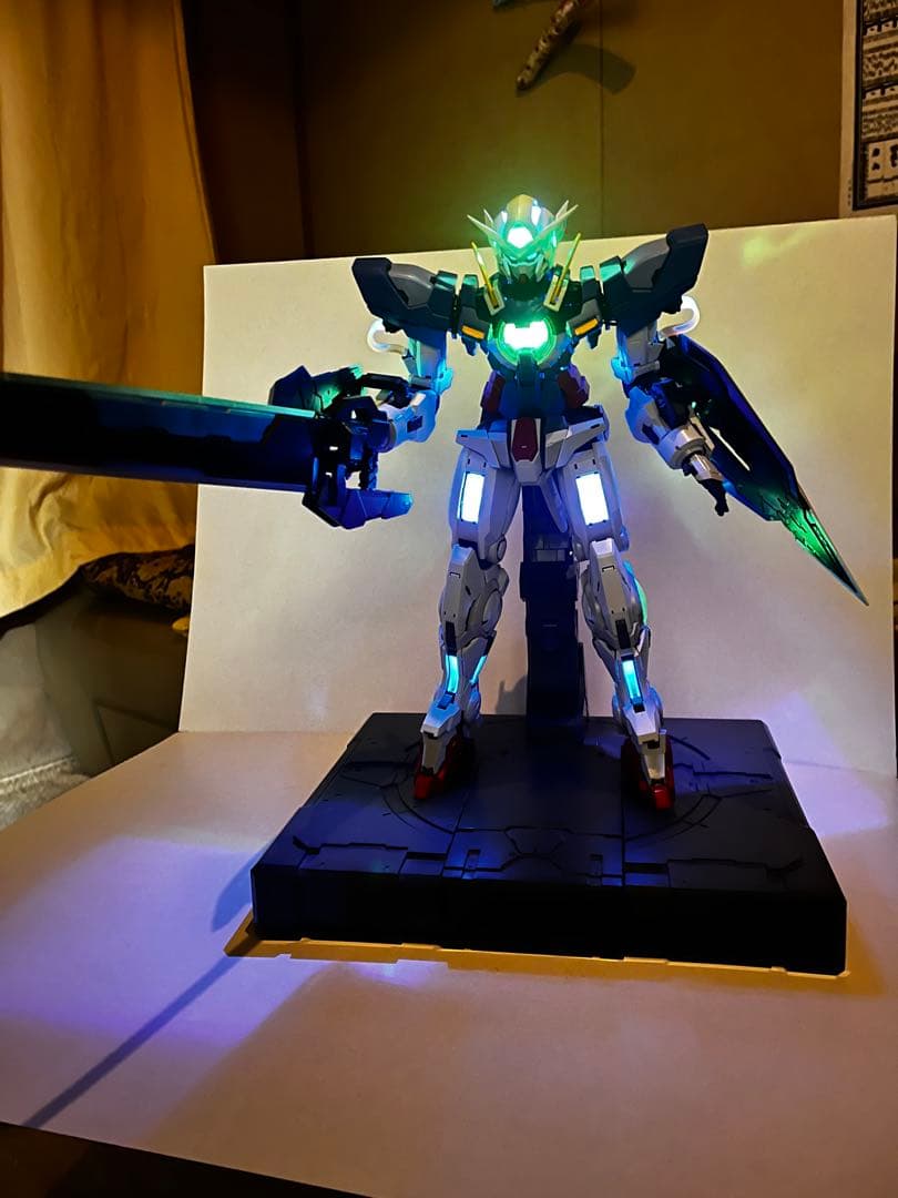 PG ガンダムエクシア　LEDユニット組込み済み