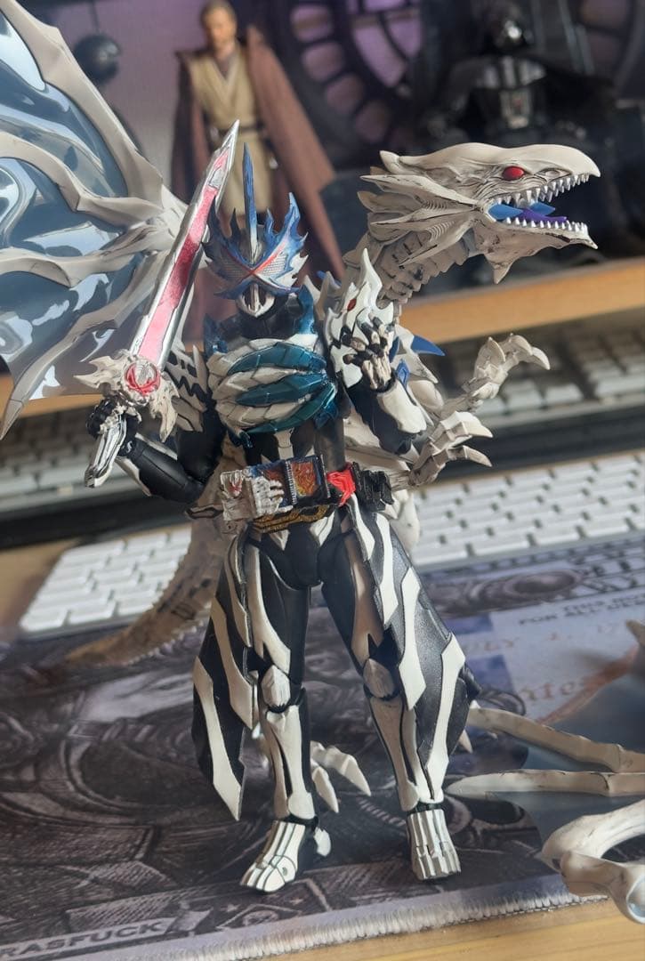 ネ*※様 shf仮面ライダー ？XXXとFRS 青眼の白龍　カスタム品
