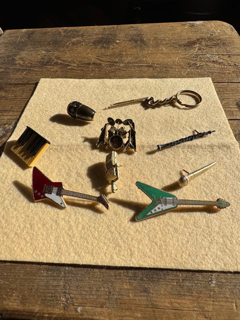 音楽ピン10点セット FUTURE PRIMITIVE USA ケース付