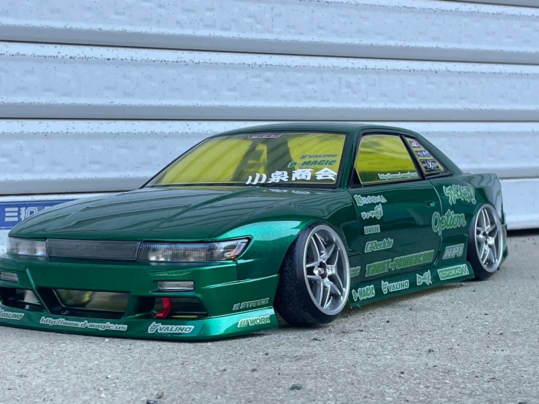 アディクション　スピリット玲 シルビアS13 塗装済ボディー